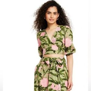 New Aguabendita designer top. Size small. Cute pattern, very flattering